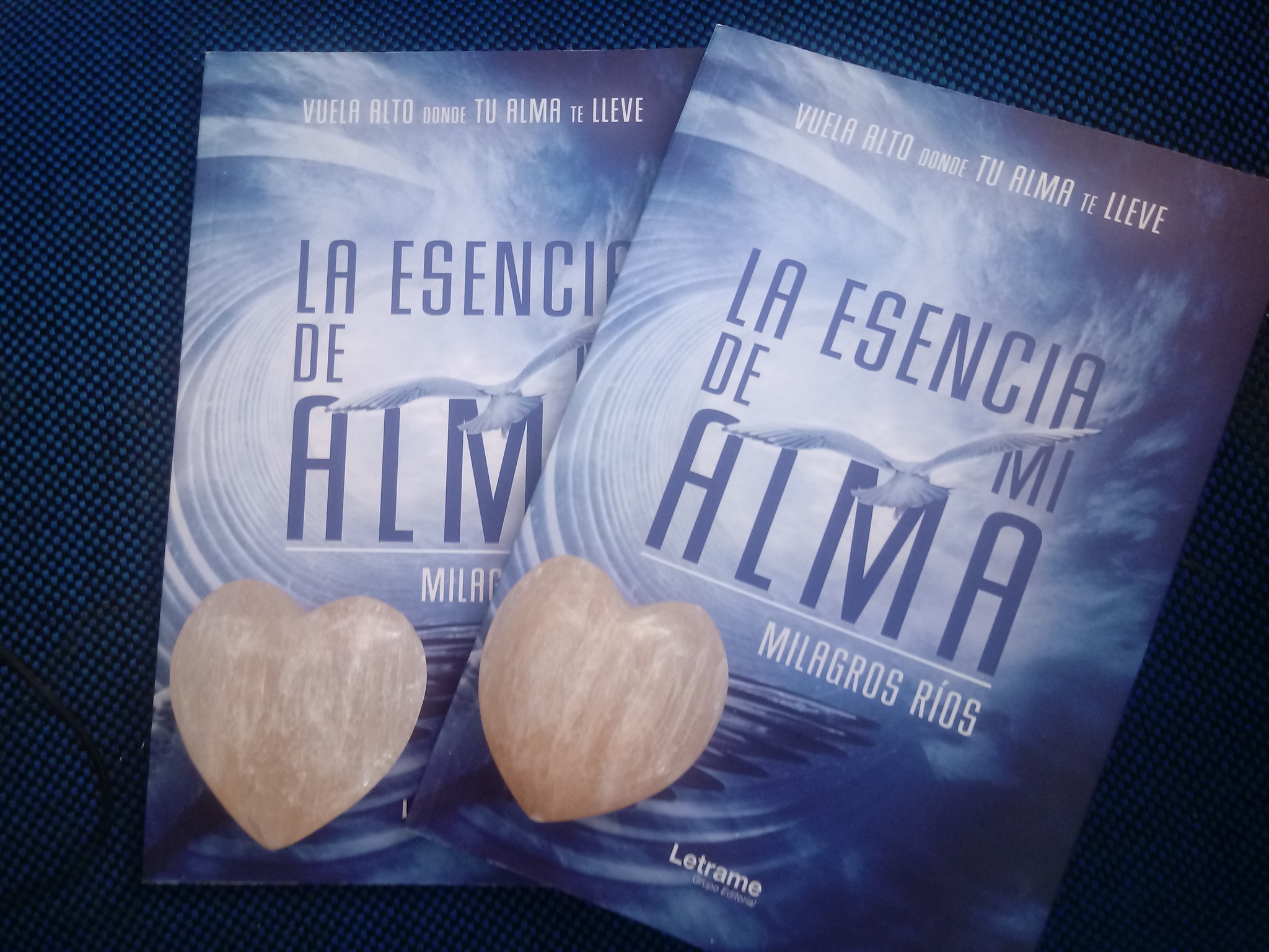 Poeta espanhola já conhecida no Brasil conta sobre seus trabalhos