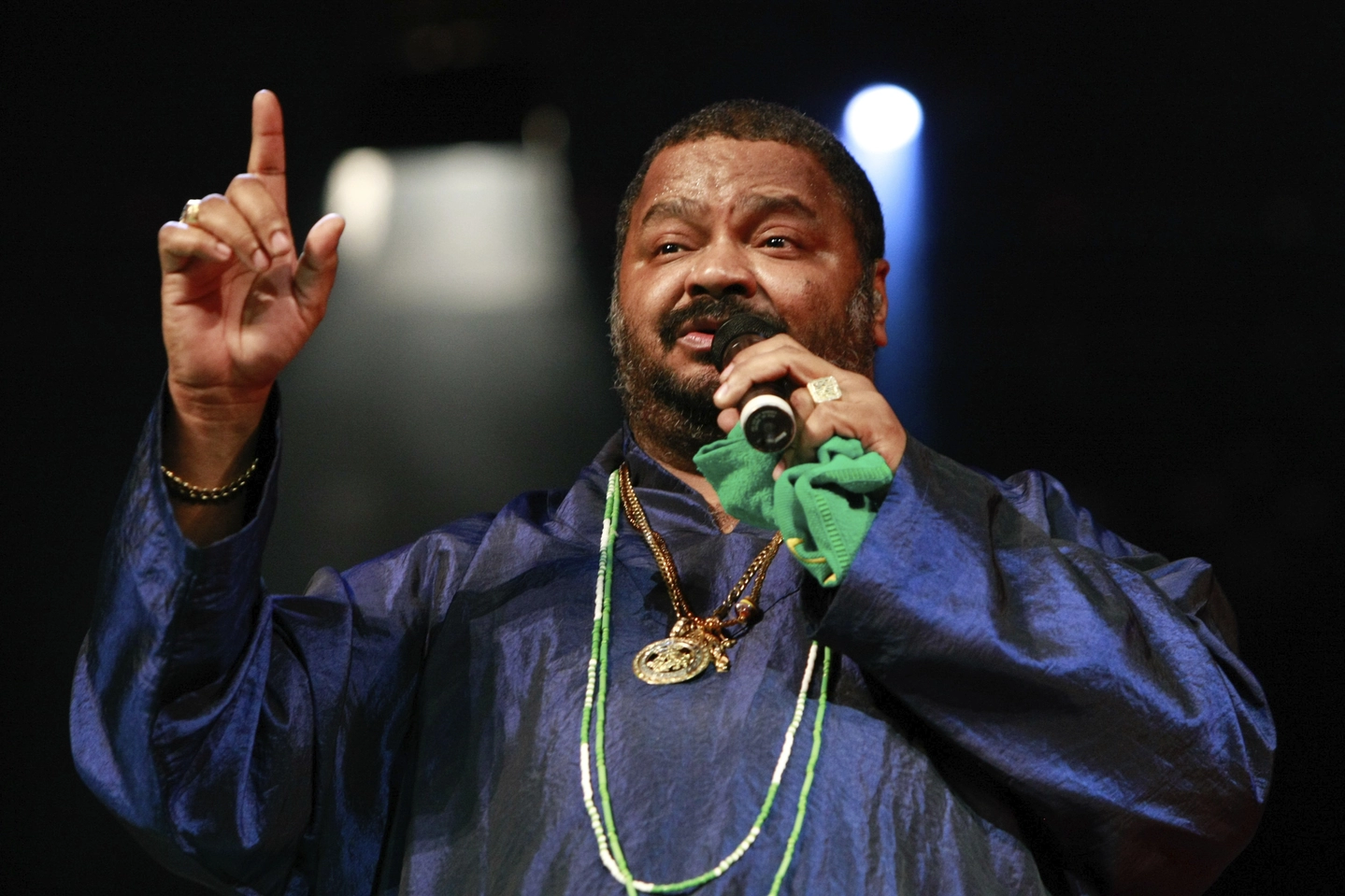 Morre Arlindo Cruz aos 66 anos, relembre sua trajetória