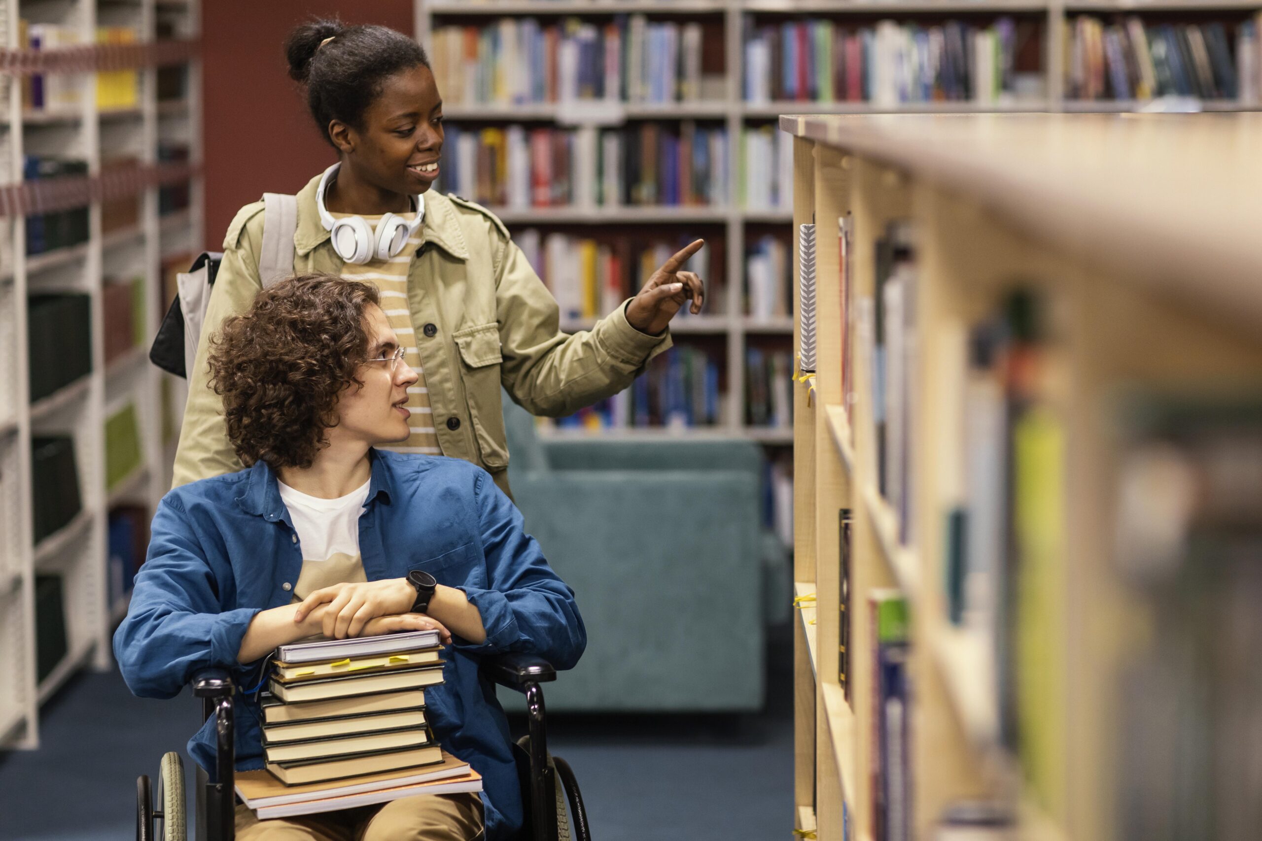 Educação especial e inclusiva: muito além do mesmo teto