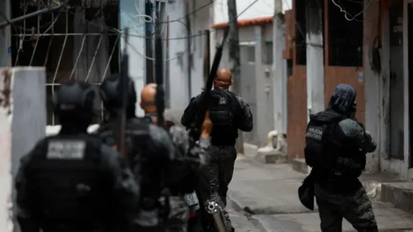 RJ em estágio 2: megaoperação contra o CV gera caos na cidade